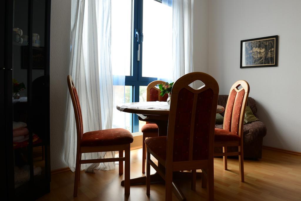 Monteur und Messewohnung Rodgau Zimmer foto
